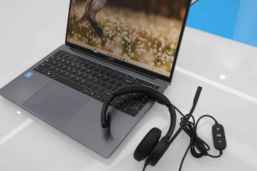 Single-Ear Smart Noise-Canceling Conference Headset factory